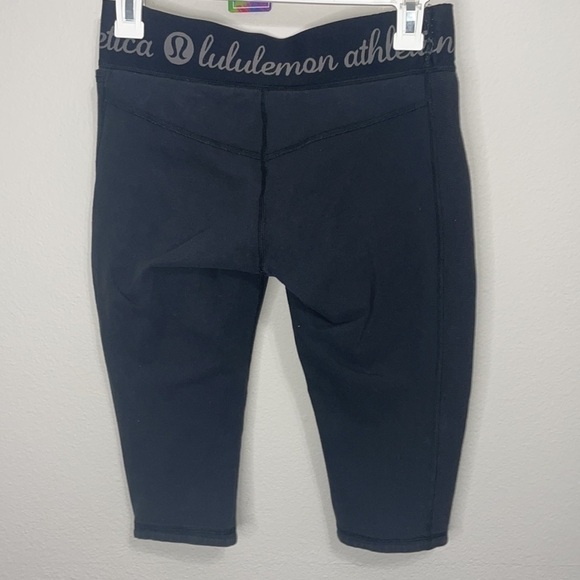 LULULEMON Inner Essence Crop
Black / Slate size 8 MSRP $82 - Picture 4 of 7
